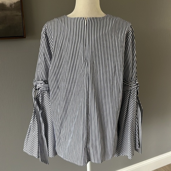 Neiman Marcus Striped Long Sleeve Blouse with Bell Sleeves Blue & White New - Picture 6 of 12